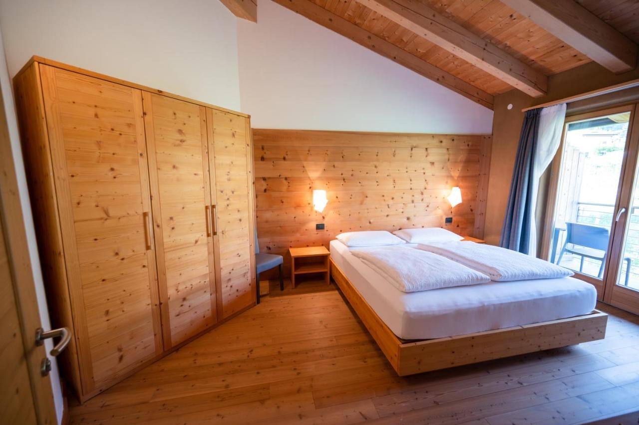 Garni Tuttotondo Hotel Levico Terme Szoba fotó
