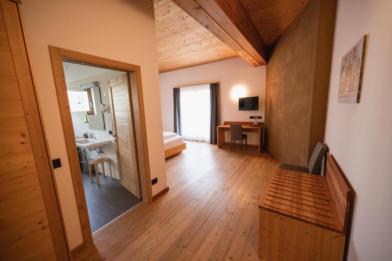 Garni Tuttotondo Hotel Levico Terme Szoba fotó