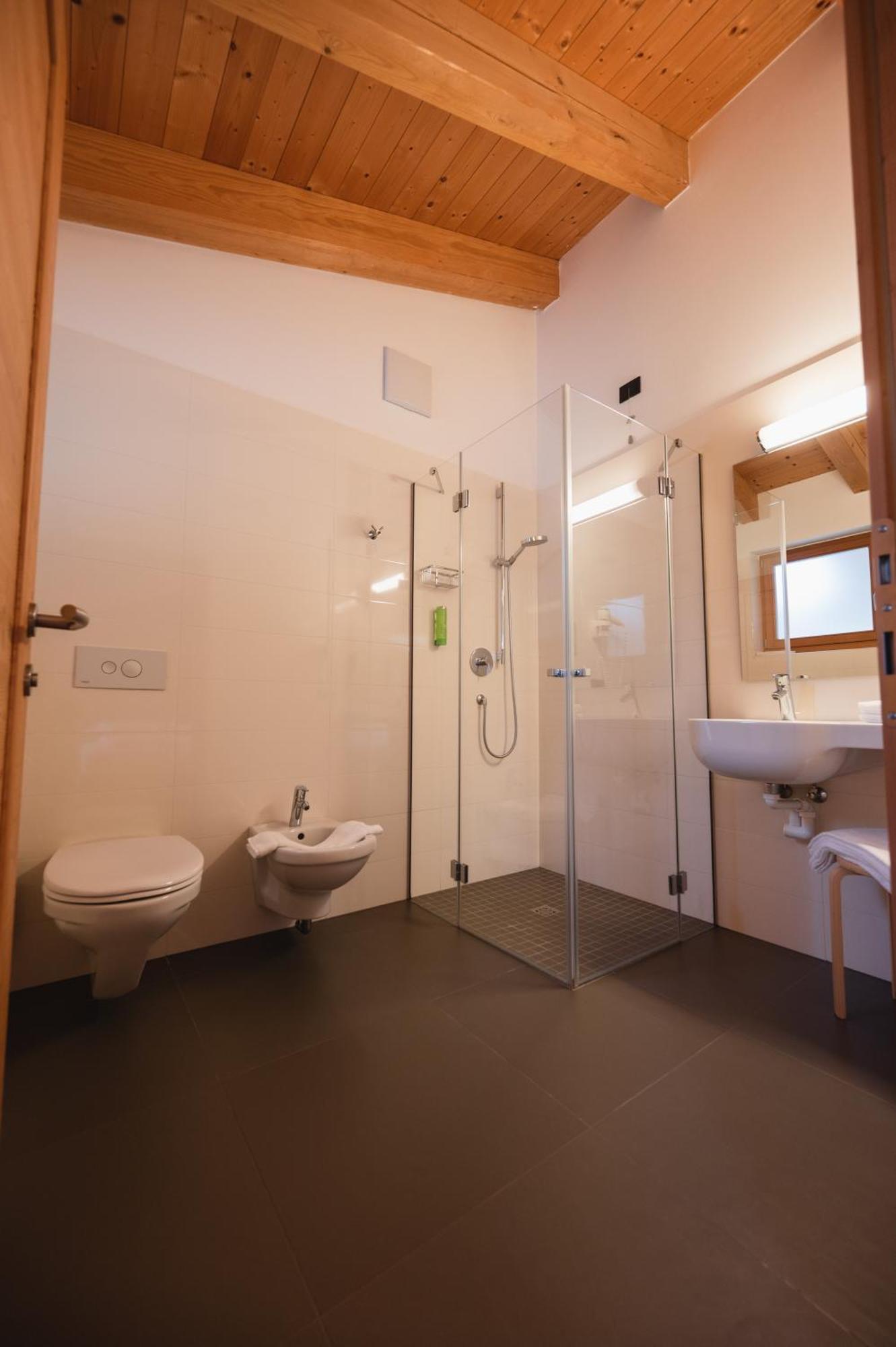 Garni Tuttotondo Hotel Levico Terme Szoba fotó