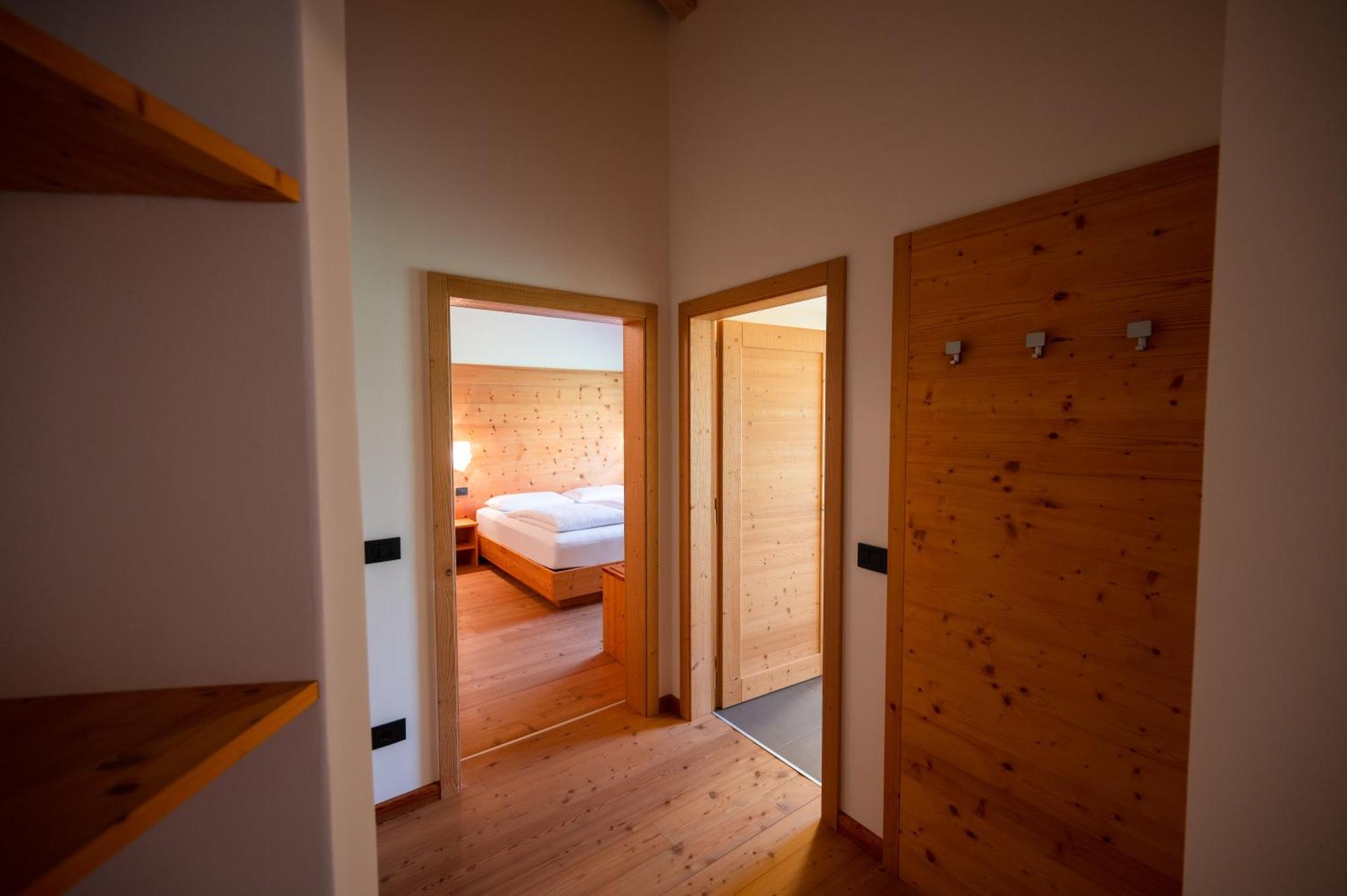 Garni Tuttotondo Hotel Levico Terme Szoba fotó