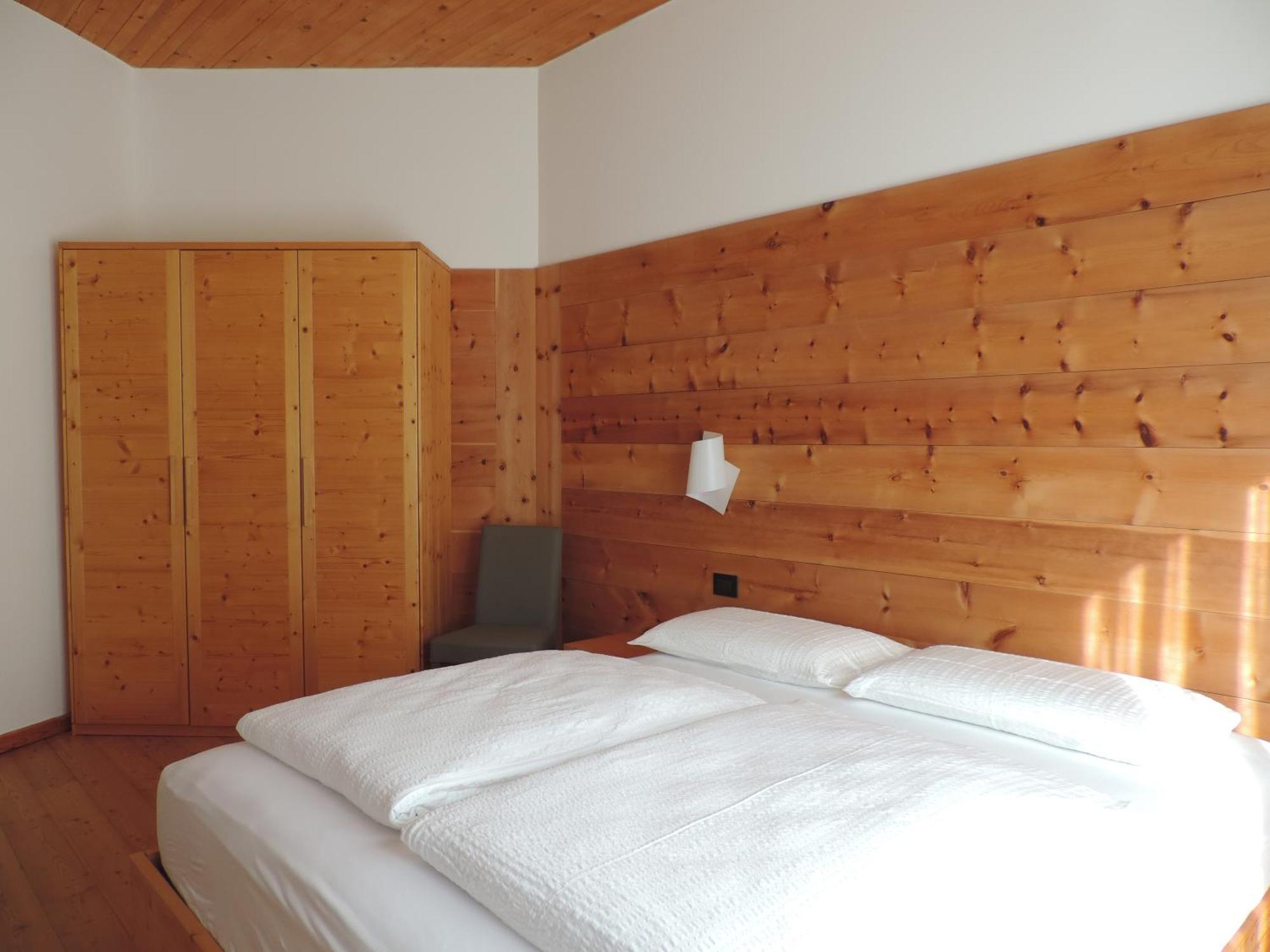 Garni Tuttotondo Hotel Levico Terme Szoba fotó
